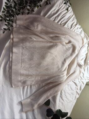 Old Navy Cream Crewneck Sweater